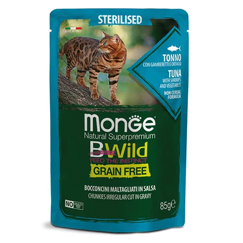 Monge Bwild tuna s kozicami in zelenjavo 85g vrečke z omako za sterilizirane/kastrirane mačke